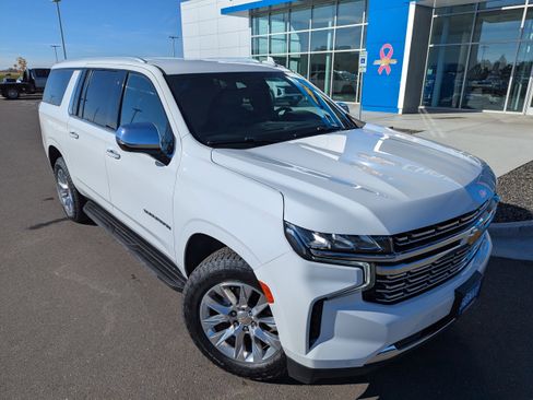 Used 2023 Chevrolet Suburban Premier image 4