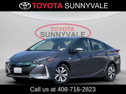 Used 2019 Toyota Prius Prime Premium w/ Preferred Accessory Package FWD image 1
