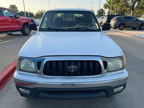Used 2004 Toyota Tacoma PreRunner RWD image 2