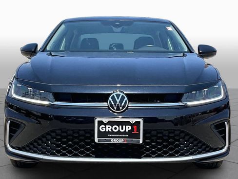 Used 2025 Volkswagen Jetta SE FWD image 4