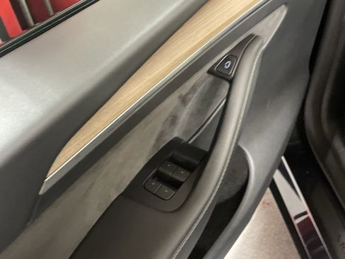 Used 2024 Tesla Model Y Long Range image 15