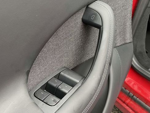 Used 2022 Tesla Model S image 22