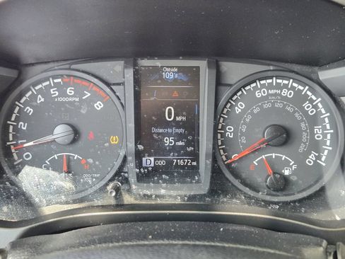 Used 2021 Toyota Tacoma SR RWD image 15