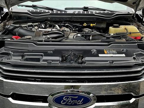 Certified 2019 Ford F250 Lariat w/ Lariat Value Package AWD/4WD image 34