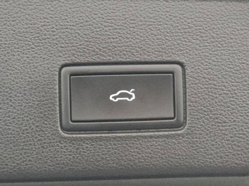 Used 2024 Volkswagen Atlas Cross Sport SEL Premium R-Line image 23