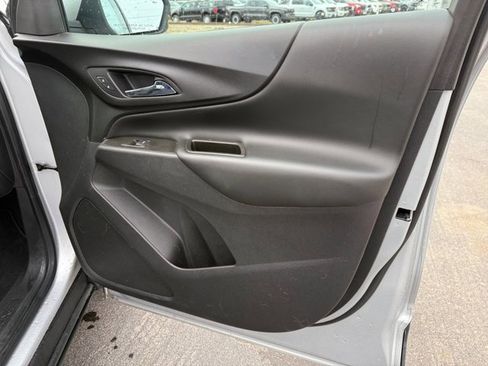 Used 2021 Chevrolet Equinox LT image 28