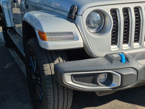 Used 2023 Jeep Wrangler Unlimited Sahara AWD/4WD image 24