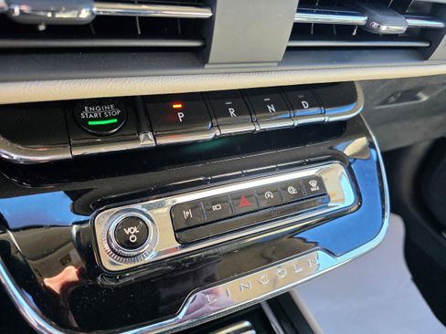 Used 2025 Lincoln Corsair Reserve image 9