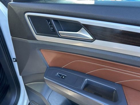 Used 2021 Volkswagen Atlas SE w/ Panoramic Sunroof Package image 43