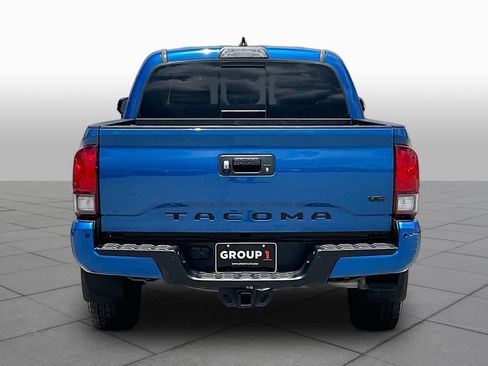 Used 2018 Toyota Tacoma TRD Sport w/ Technology Package RWD image 5