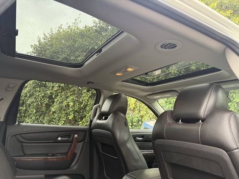 Used 2014 Chevrolet Traverse LTZ AWD/4WD image 29