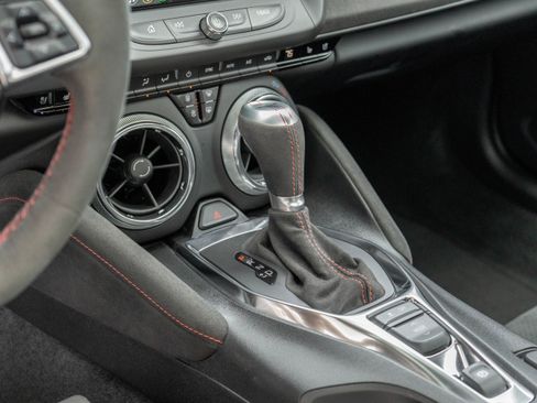 Used 2019 Chevrolet Camaro ZL1 RWD image 16