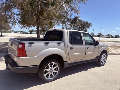 Used 2004 Ford Explorer Sport Trac 2WD image 52