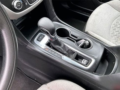 Used 2023 Chevrolet Equinox LT image 19