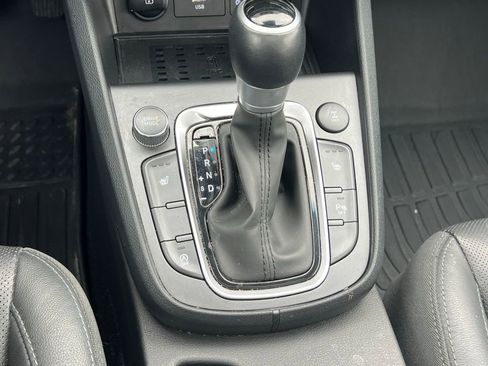 Used 2023 Hyundai Kona Limited AWD/4WD image 31
