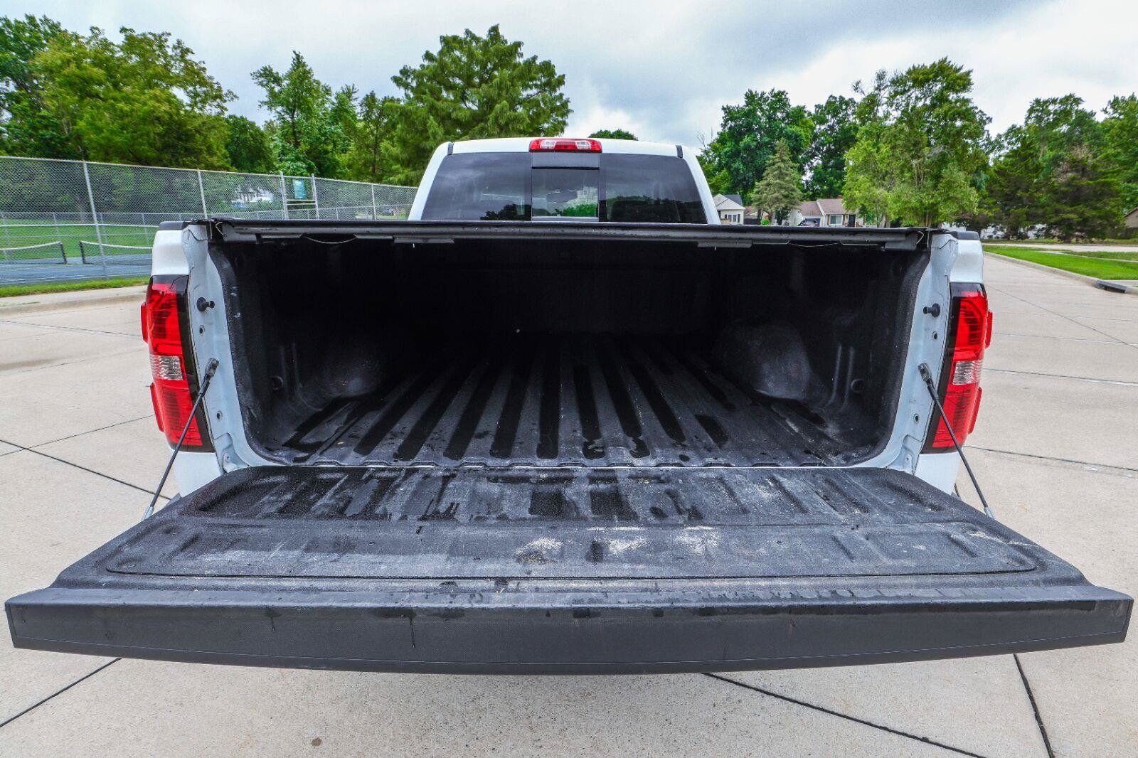 Used 2014 GMC Sierra 1500 SLT w/ All-Terrain Package AWD/4WD image 18
