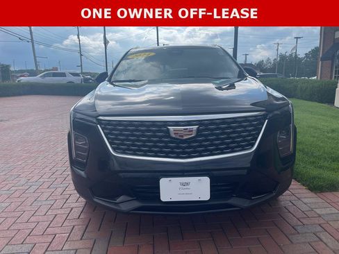 Used 2024 Cadillac XT4 Premium Luxury AWD/4WD image 3