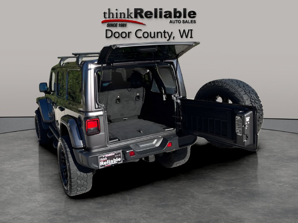 Used 2018 Jeep Wrangler Unlimited Sahara w/ Cold Weather Group AWD/4WD image 4