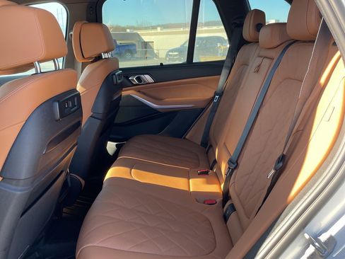 Used 2023 BMW X5 xDrive40i w/ Executive Package image 6