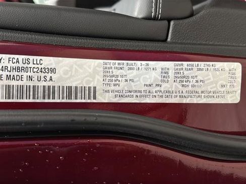 New 2026 Jeep Grand Cherokee Limited w/ Luxury Tech Group II image 31