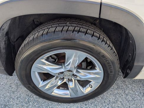 Used 2015 Toyota Highlander Limited FWD image 6