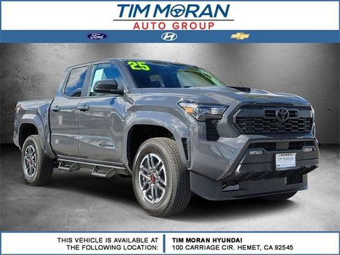 Used 2025 Toyota Tacoma TRD Sport image 1