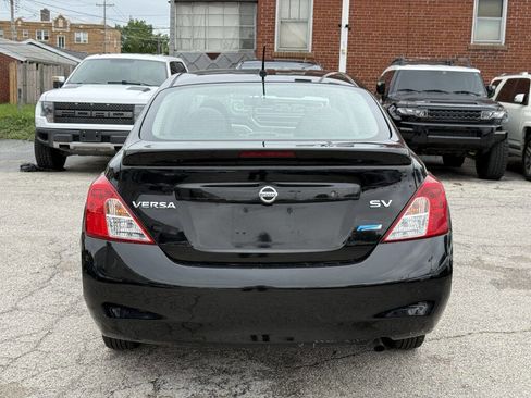 Used 2013 Nissan Versa SV w/ Convenience Pkg FWD image 9