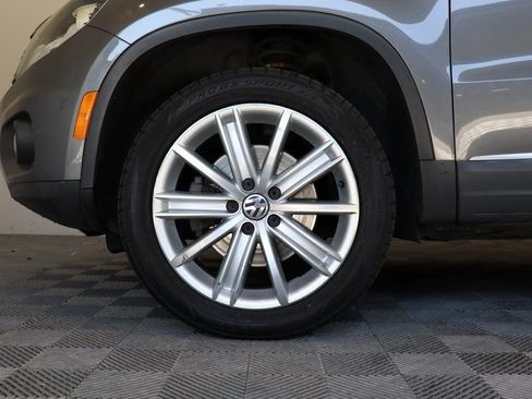 Used 2016 Volkswagen Tiguan SE image 9