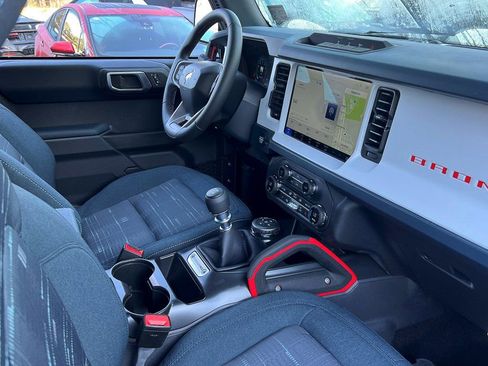 Used 2025 Ford Bronco Heritage Edition image 9