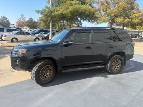 Used 2023 Toyota 4Runner 40th Anniversary SE AWD/4WD image 4