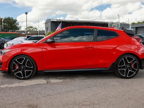 Used 2020 Hyundai Veloster N w/ Performance Package FWD image 4