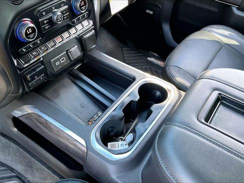 Used 2022 Chevrolet Silverado 1500 LTZ AWD/4WD image 15