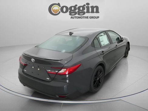 New 2026 Toyota Camry SE FWD image 32