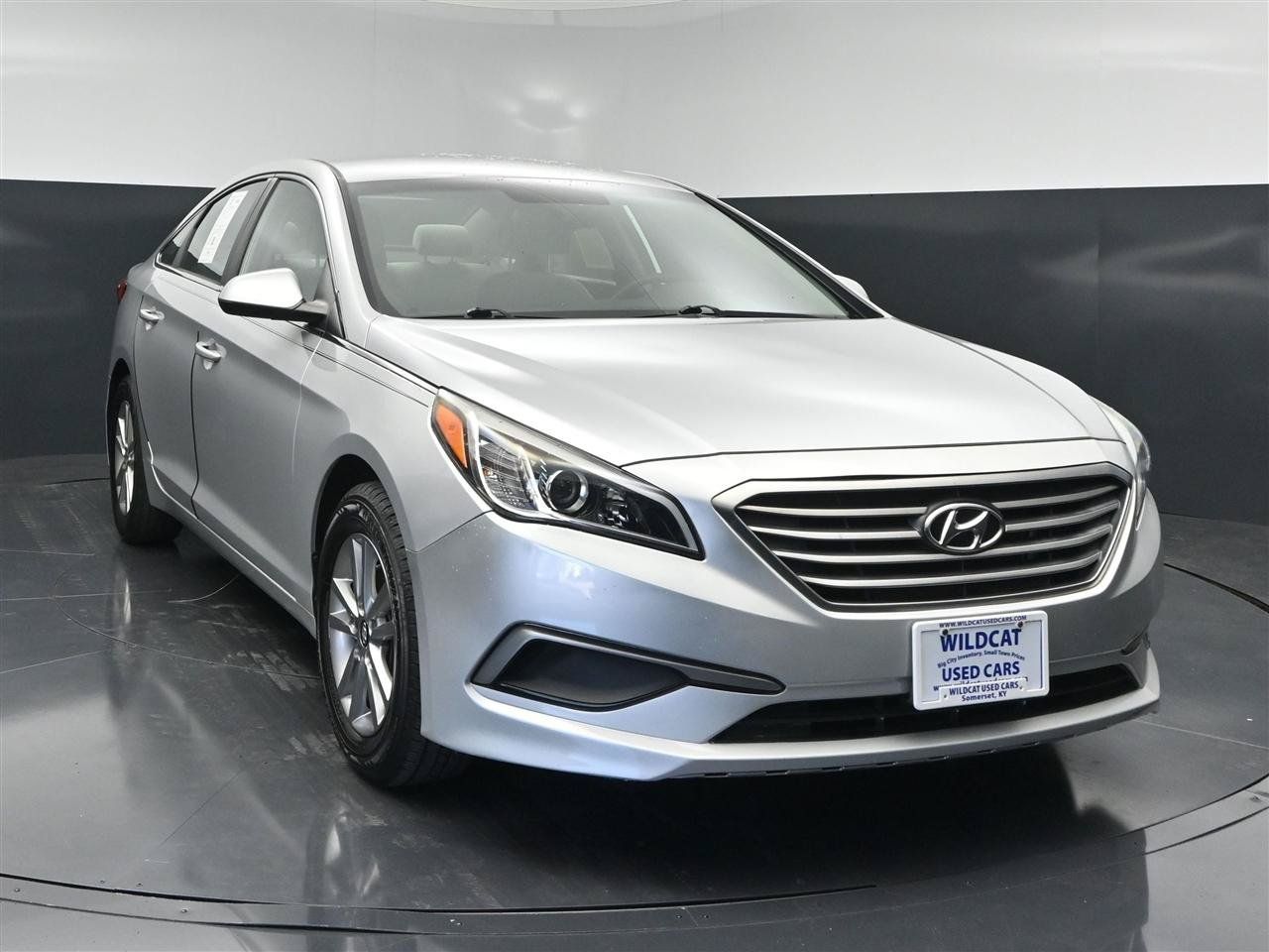 Used 2016 Hyundai Sonata SE FWD image 1