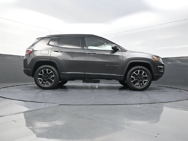 Used 2019 Jeep Compass Trailhawk AWD/4WD image 39