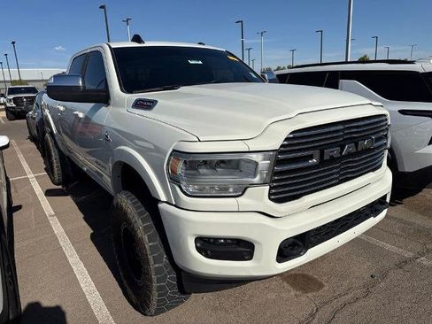 Used 2022 RAM 2500 Laramie AWD/4WD image 1