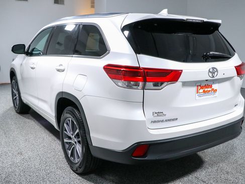 Used 2017 Toyota Highlander XLE FWD image 9