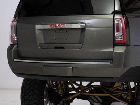 Used 2018 GMC Yukon XL Denali w/ Denali Ultimate Package AWD/4WD image 17