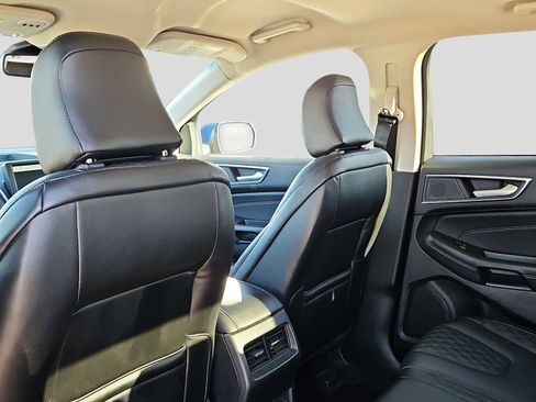 Used 2024 Ford Edge Titanium image 14