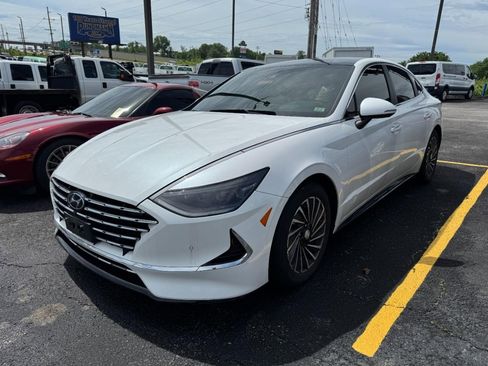 Used 2021 Hyundai Sonata Limited w/ Cargo Package FWD image 3