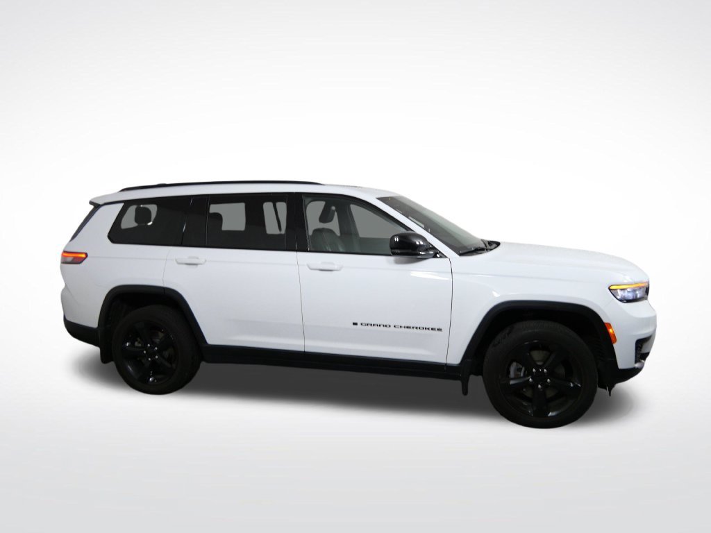 Used 2024 Jeep Grand Cherokee L Altitude AWD/4WD image 2