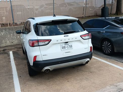Used 2020 Ford Escape SEL FWD image 4