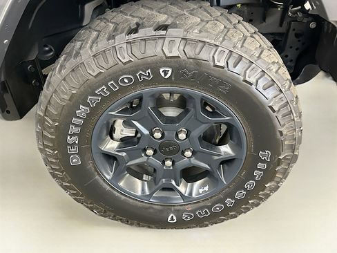 Used 2023 Jeep Wrangler Unlimited w/ Cold Weather Group image 11