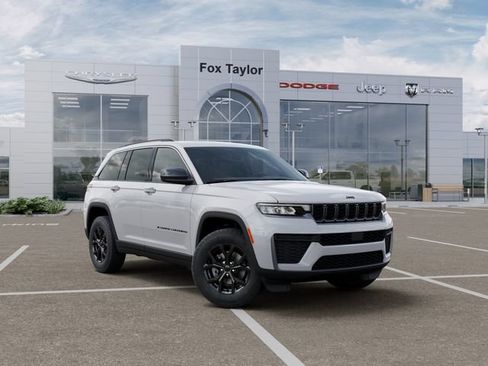 Used 2026 Jeep Grand Cherokee Altitude AWD/4WD image 5