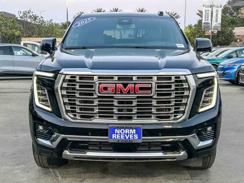 Used 2025 GMC Yukon Denali AWD/4WD image 2