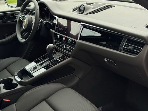 New 2025 Porsche Macan image 30