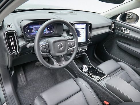 New 2026 Volvo XC40 B5 Ultra w/ Climate Package image 12