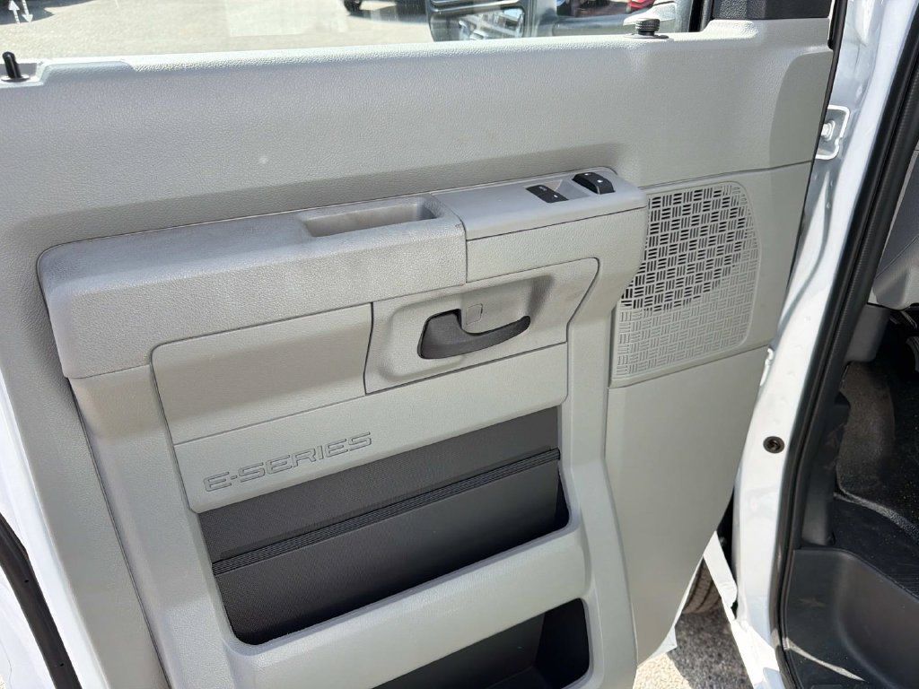 New 2027 Ford E-450 and Econoline 450 Super Duty w/ Interior Upgrade Package RWD image 12