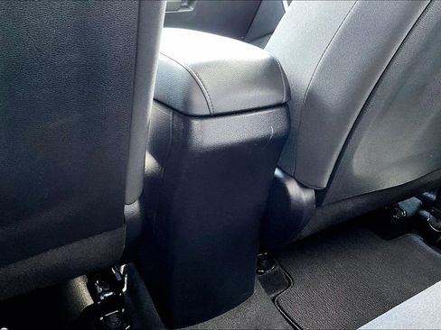 Used 2025 Kia Soul LX w/ LX Technology Package FWD image 34
