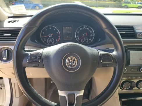 Used 2014 Volkswagen Passat 1.8T SE FWD image 17